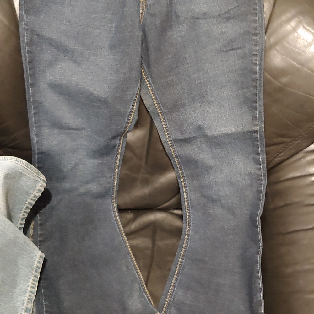 New Levi Strauss Woman's jeans